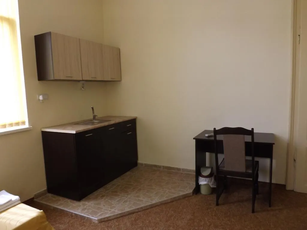 Hostel Rayska Yabalka ヴァルナ