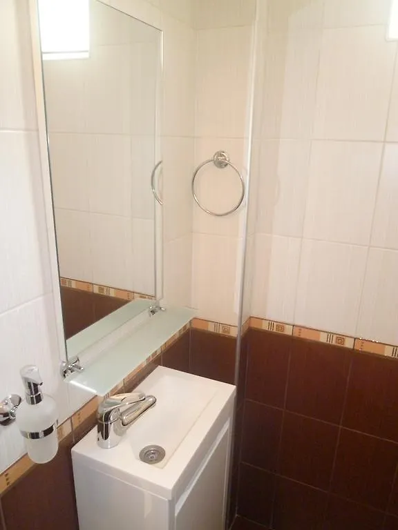 Hostel Rayska Yabalka Varna 0*,